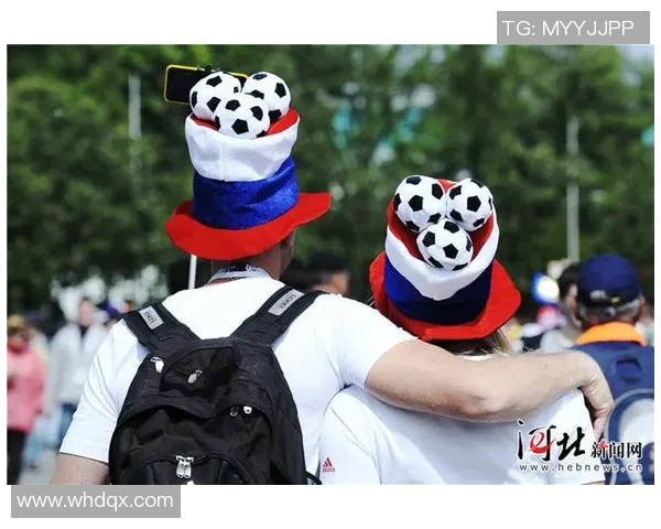 足球明星情侣头像搭配推荐展现浪漫与竞技并存的甜蜜瞬间